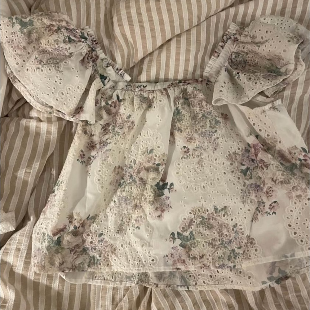 Floral Eyelet Puff Sleeve Top